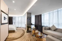 Zhonghao Yueji Hotel (Shenzhen Qianhai Branch) Hotels near Shenzhenshi Hezheng Art Museum