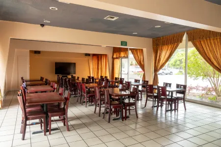 Travelodge by Wyndham Monterey Bay