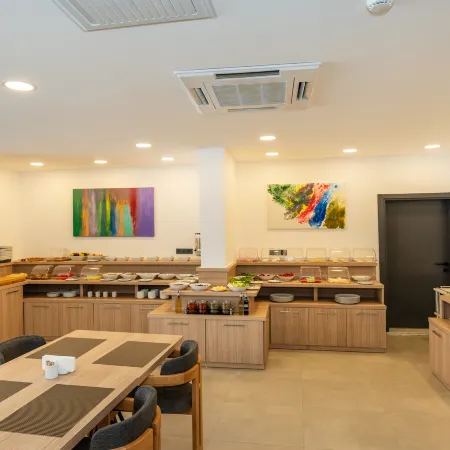 Skykhan Otel