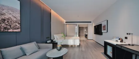 Shenzhen Coastal City Shopping Center Nanshan Subway Station Atour Hotel Отели рядом с достопримечательностью «Спортивный центр Боань-поле для плавания»