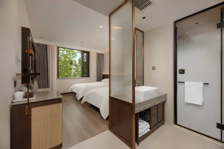 Yuntai Mountain Yingshan Red · Green Grassland Resort Hotel Отели рядом с достопримечательностью «Wan Shan Temple»