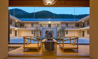 Floral Lux Hotel· Hotel in Jiayue, Mount Wutai(Mount Wutai Scenic Spot Store))