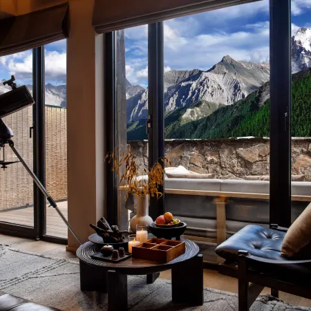 Craftsmanship·Qianqiu Snow, Daocheng Yading Scenic Hotel