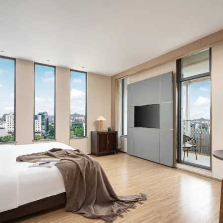 Xiangbishan Port House | City core stroll city center hotel (Guilin two rivers and four lakes store) Hotels in Guilin