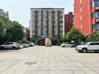 HanTing Hotel (Xingtang Longzhou West Street) - parking