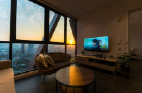 Scarletz KLCC @ Apartments By Gravity 【6mins Kuala Lumpur Tower（KL Tower） + Rooftop Infnity pool】