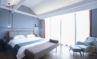 Xi'an Big Wild Goose Pagoda V·Lan Hotel (Datang Evernight City Branch)