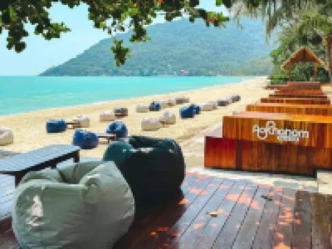 โรงแรมวิลล่า อ่าวขนอม บีชฟร้อนท์ โรงแรมในอำเภอ ขนอม