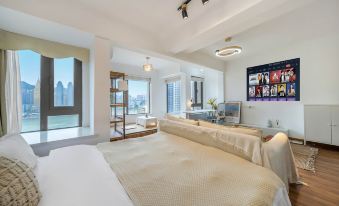 Chongqing Yishi High-altitude River View Apartment (Jiefangbei Hongyadong Branch)