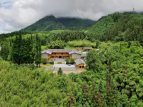 Bamboo Shadow Leisure Resort Hotel