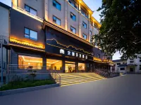 Songchao Bianjing Hotel (Kaifeng Drum Tower Square)
