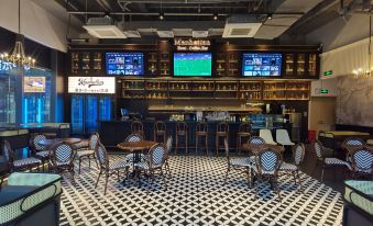 Manhattan International Apartment Hotel