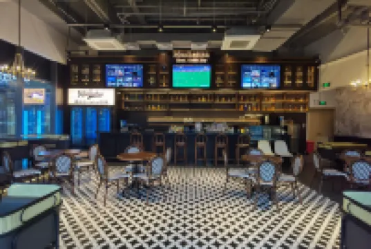 Manhattan International Apartment Hotel