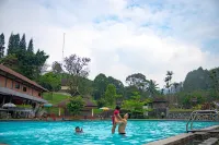 Grand Cempaka Resort Hotel Hotels in Megamendung