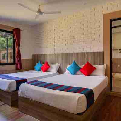 Nana Jungle Resort Near Chitwan National Park Rooms