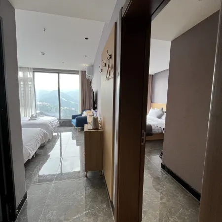 Xijiang Zhixi Hotel (Qianhu Miaozhai West Gate Tourist Service Center)