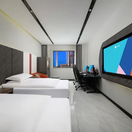 i Electronic Sports Hotel (Xinyang Railway Station Tianrun Plaza)