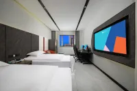 i Electronic Sports Hotel (Xinyang Railway Station Tianrun Plaza)