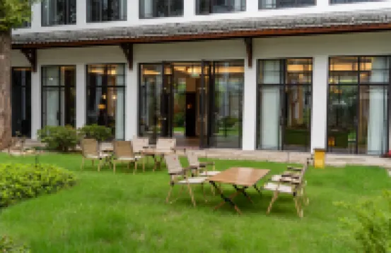 1023 Bansu Hotel (Jinhua Wuzhou Ancient City Scenic Area)