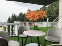 Banshan Du Homestay Hotels in Ebian