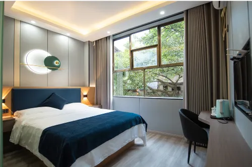 Hejiang Hongli Business Hotel