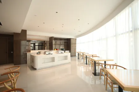 Elong Wanguo Hotel (Jingdezhen Leping Honghao Forest Park)