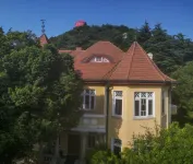 Shihualou (Qingda Affiliated Hospital Xinhaoshan Subway Station)