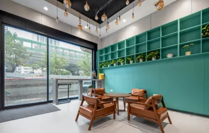 Jitai Hotel (Zhongshan North Road Metro Station)