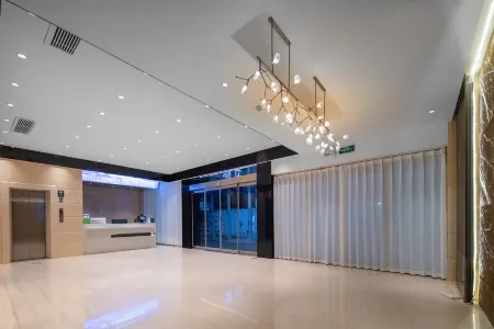 FeiTe Chain Hotel (Luohe Vocational and Technical College Branch) Отели рядом с достопримечательностью «Huanghe Square»