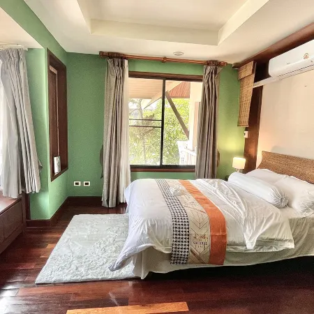 H6 Downtown Chinatown Terminal, Fengyue Street, Five bedroom Pattaya Haitian Pool Villa