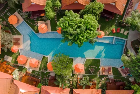 Baan Duangkaew Resort Отели рядом с достопримечательностью «Hua Hin Clock Tower»