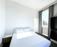 The Sunnyside Tavern, Broadmeadow Hotels in Mayfield West