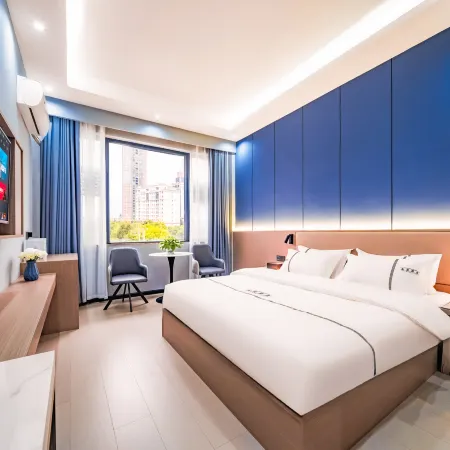 Golden Dragon Hotel (Red River Maitreya Branch)