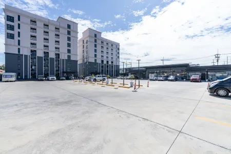 44 Residence and Resort Отели рядом с достопримечательностью «Rajamangala University of Technology»