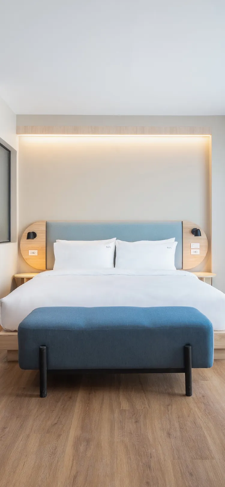 ห้องดีลักซ์ เตียงใหญ่ 1 เตียง