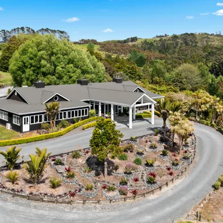 Woodhouse Mountain Lodge