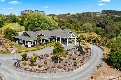 Woodhouse Mountain Lodge فنادق في واركورث