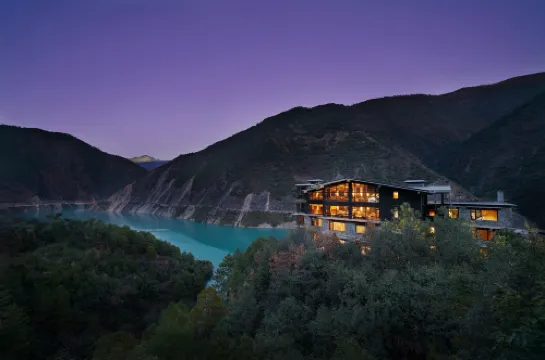 德欽松贊茨中酒店