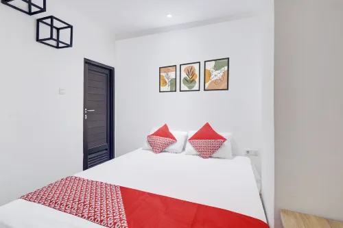 Townhouse Oak Gunung Sahari Near Ancol - 2 ดาว