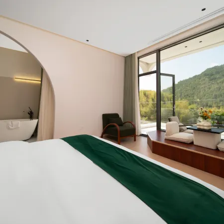 Mingyuejian · Designer Intelligent Homestay (Tianzhu Mountain Scenic Area)