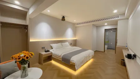 weng cheng lian min su Отели рядом с достопримечательностью «Huajianchi·chunshang Hot Spring Theme Park»