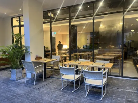 Stay Collection Nimman Chiangmai Отели рядом с достопримечательностью «Pop Car Rent»