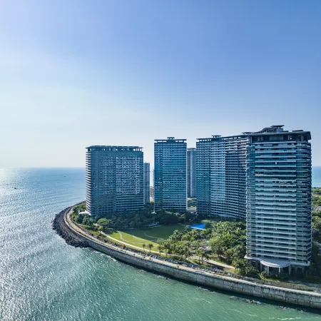 Liwo Surfing Seaview Hotel