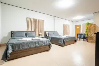 Phumthadarommanee Resort Hoteles en Nuea Khlong
