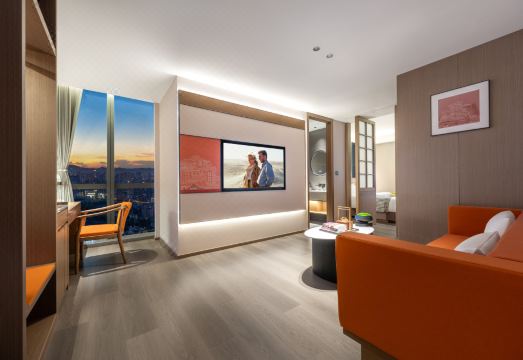 세븐 오클락 호텔 교통