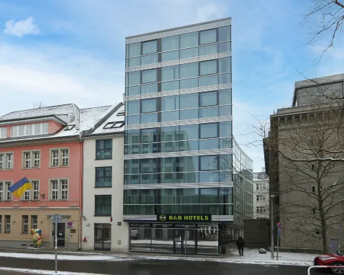 B&B HOTEL Berlin-Mitte Отели рядом с достопримечательностью «Театр Берлинер ансамбль»