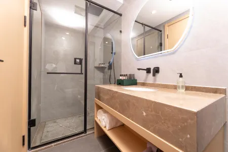 Nanxi Bieyuan Hotel (Pingjiang Road Branch, Guanqian Street, Suzhou) Отели рядом с достопримечательностью «Quyuan Garden»