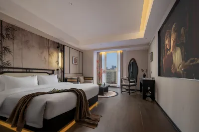 瀾隱飯店（北辰三角洲地鐵站店） 秀峯山公園附近的飯店