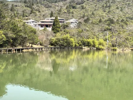 Taining Emeifeng Qingyun Zen Dwelling