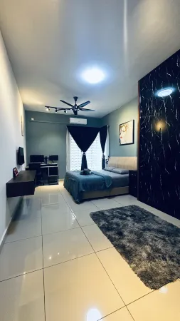 Johor Cozy Home | 2 Rooms & Easy Parking |Fast WiFi ! Отели в г. Plentong